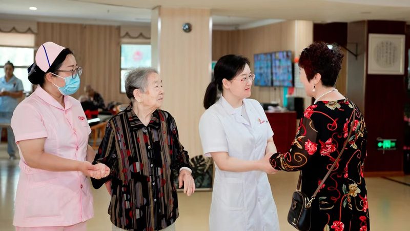 上海医院护工收费标准揭秘：如何合理选择？**