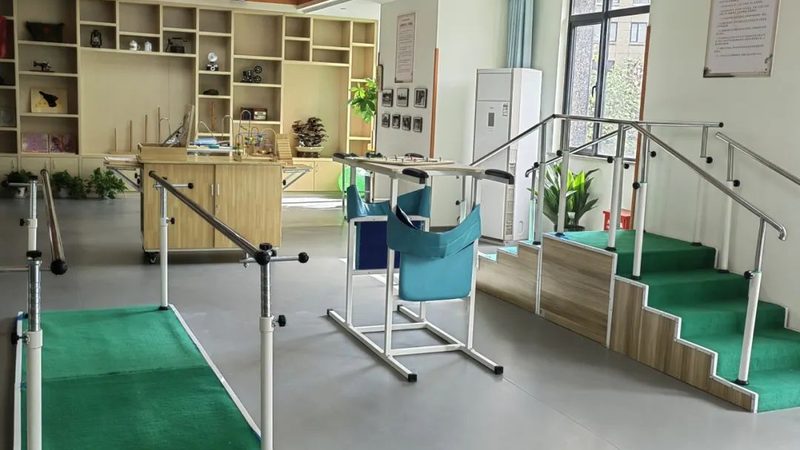 老年助餐补贴的申请对象需满足以下条件：