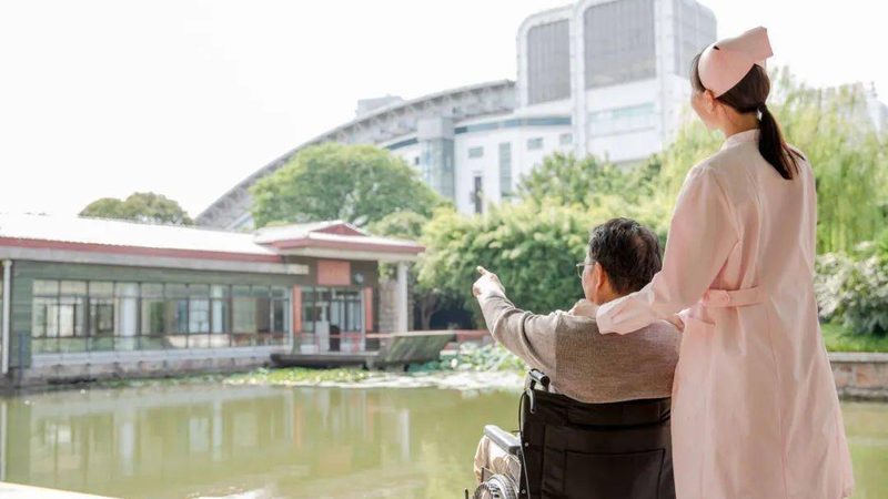 智能养老院设备凭什么比普通养老设备贵几倍