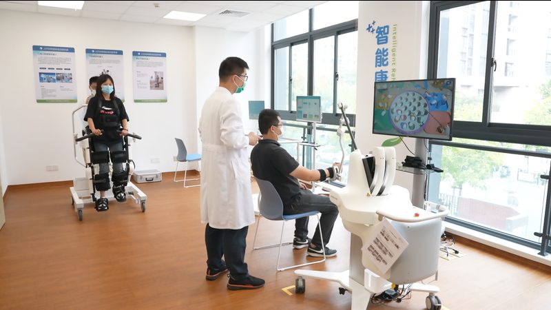 查看公司的成功案例，可以了解其设计理念和施工水平。可以从以下几个方面进行考察：
