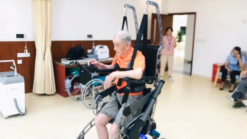 养老看护摄像头，材质选择背后的科学